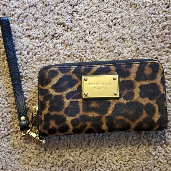 Michael Kors Handbags - Michael Kors calfskin leather wallet